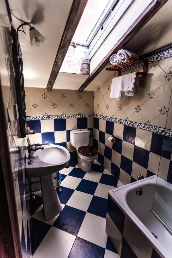 Posada Real La Montanesa Corrales De Buelna エクステリア 写真