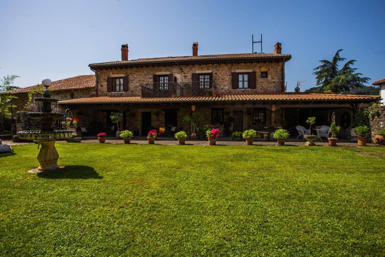 Posada Real La Montanesa Corrales De Buelna エクステリア 写真