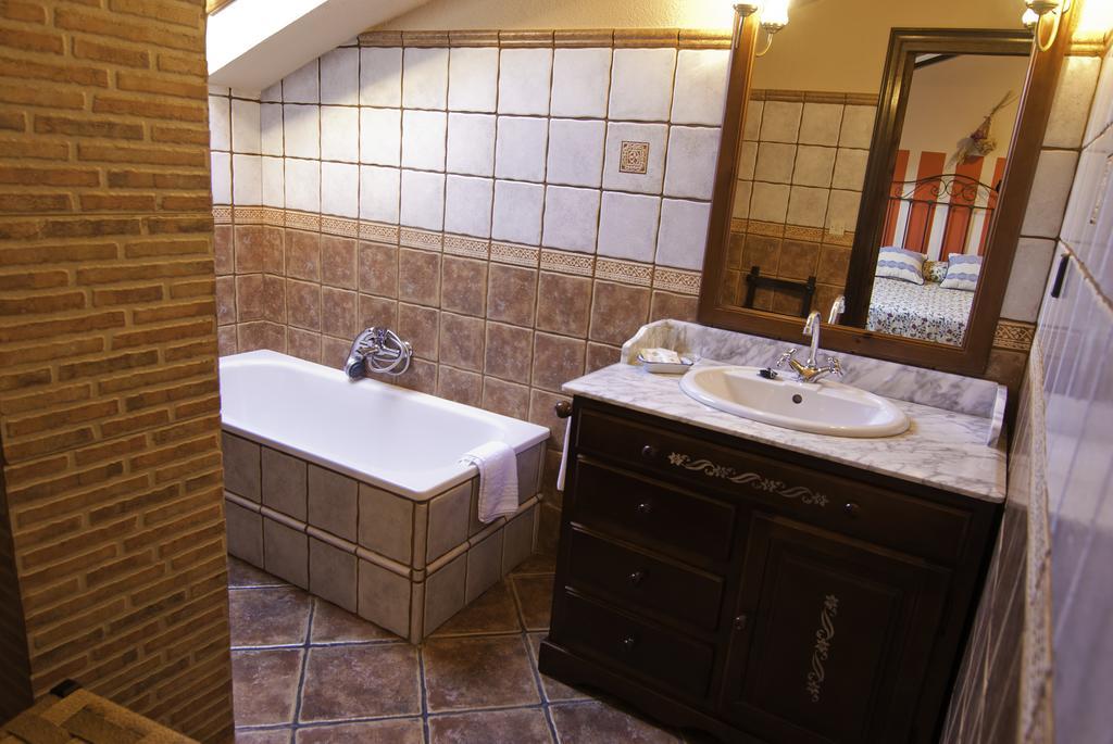 Posada Real La Montanesa Corrales De Buelna 部屋 写真